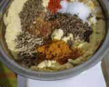 A picture of step 2 of Dhania ka Paratha.