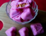 Foto langkah ke 8 dari resep Chocolate Praline Heart.