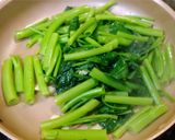 蒜炒溫泉空心菜的食譜步驟3照片