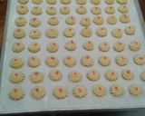 Foto langkah ke 5 dari resep Semprit sagu keju.