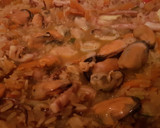 Foto del paso 4 de la receta: Arroz con calamar y mejillones, simple