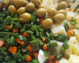 Foto del paso 3 de la receta: Ensaladilla rusa con aguacates con mayonesa a la mostaza