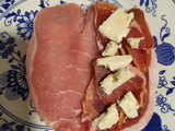 Libritos de serrano y roquefort