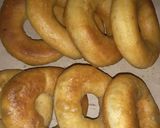 Foto langkah ke 4 dari resep Donat kacang topping kacang.