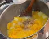 A picture of step 3 of Pumpkin and Miso Soup.