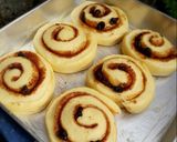 Foto langkah ke 4 dari resep Cinnamon Roll with Cream Cheese Frosting (1x Proofing).