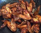 Foto langkah ke 2 dari resep Honey sesame Chicken Wings.