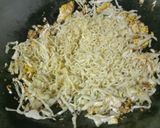 Foto langkah ke 3 dari resep Mie Goreng Kampung.