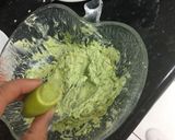 Foto del paso 2 de la receta Bombita de salmón, huevo y aguacate