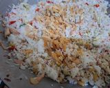 Foto langkah ke 4 dari resep Nasi Goreng Ikan Asin Kecombrang.