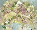 A picture of step 2 of Aaloo parwar stirr fry.