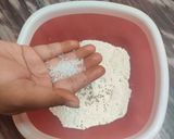अजवान की पूरी(ajwain ki puri recipe in hindi) रेसिपी चरण 2 फोटो