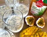 Une image de l'étape 2 de Graines de chia au lait de cajou, à la mangue fraîche et au fruit de la passion.