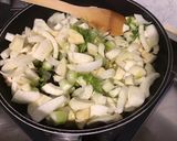 Une image de l'étape 6 de Panais et fenouils au curry et bouillon de courge.