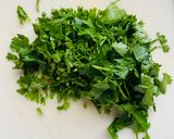 Hình bước làm 10 của món Trời mưa nấu mì 2 phiên bản: mì nước vị Nhật và mì khô vị Tàu