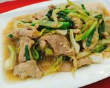 รูปขั้นตอนการทำที่ 2 ของ หมูหมักนุ่มผัดพริกหยวก