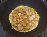 Foto langkah ke 3 dari resep Telur Dadar Tahu.