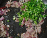 Foto del paso 2 de la receta: Chipirones con almejas y calamares en salsa