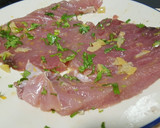 Foto del paso 2 de la receta: Atún cítrico con puré de patata y chirivía