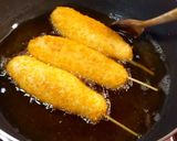 Foto langkah ke 6 dari resep Corndog Mudah.