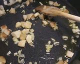 A picture of step 2 of Tortellini alla boscaiola.