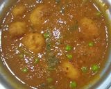 ढाबा स्टाइल आलू दम मटर वाली (dhaba style aloo dum matar wali recipe in Hindi) रेसिपी चरण 5 फोटो