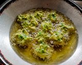 A picture of step 2 of Methi na gota / Methi pakoda.