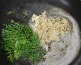 A picture of step 2 of Chicken chilli cheese bread.