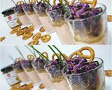 Foto del paso 5 de la receta: Vasitos de crema de paté con cebolla caramelizada y germinados