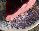 Foto del paso 5 de la receta: Tarta de queso y gelatina de fresa