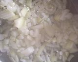 Foto del paso 3 de la receta Coliflor con cebolla, ciruelas pasas, pasas y piñones