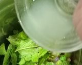 A picture of step 3 of Green Peas and Fresh Mint Leaves Soup.