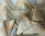 A picture of step 5 of Pizza samosa.
