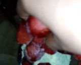 A picture of step 2 of Strawberry shake.