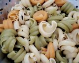 Foto del paso 1 de la receta: Ensalada de pasta rápida y fácil