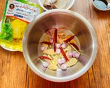 รูปขั้นตอนการทำที่ 3 ของ ปลาทูต้มหวานสูตรผักกาดดองBy แม่บ้าน