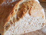 Pão inteiro com farinha moída em mó de pedra