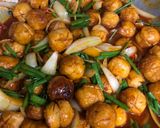 Hình bước làm 4 của món Heo viên xốt gochujang