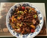 A picture of step 6 of California Farm Squid with Mushrooms in Peppersauce.
