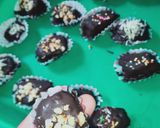 Foto langkah ke 6 dari resep 44. Kurma cokelat isi glaze.