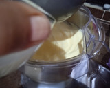 Foto del paso 5 de la receta: Cheesecake con base de budín de chocolate
