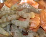 Hình bước làm 5 của món Cá Hồi - Tôm Sốt Cà Ri - Chanh