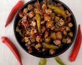 A picture of step 5 of Red ladies finger stir fry.