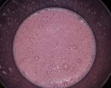 A picture of step 3 of Strawberry n banana shake.