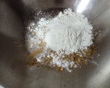 Foto del paso 2 de la receta: Galletas de pera, avena y chocolate sin huevo