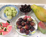 Foto del paso 3 de la receta: Papaya rellena de frutas con piruletas de higos chumbos y kiwis gold