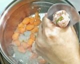 รูปขั้นตอนการทำที่ 5 ของ แกงจืดหมูสับลูกชิ้นปลาเยาวราชและเส้นขาวเห็ดหอม