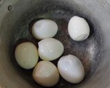 Foto langkah ke 1 dari resep Telur Pindang.