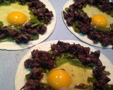 Foto del paso 9 de la receta: Tortitas de pimiento y morcilla con huevo
