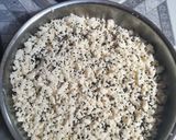 صورة لخطوة 4 من وصفة فطيره الجبنه البيضاء وحبه البركه 😋😋😋